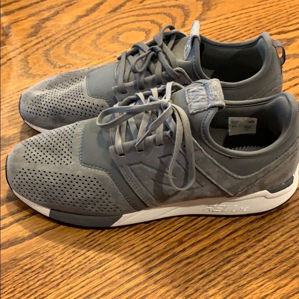 Like new men’s Balance 247.